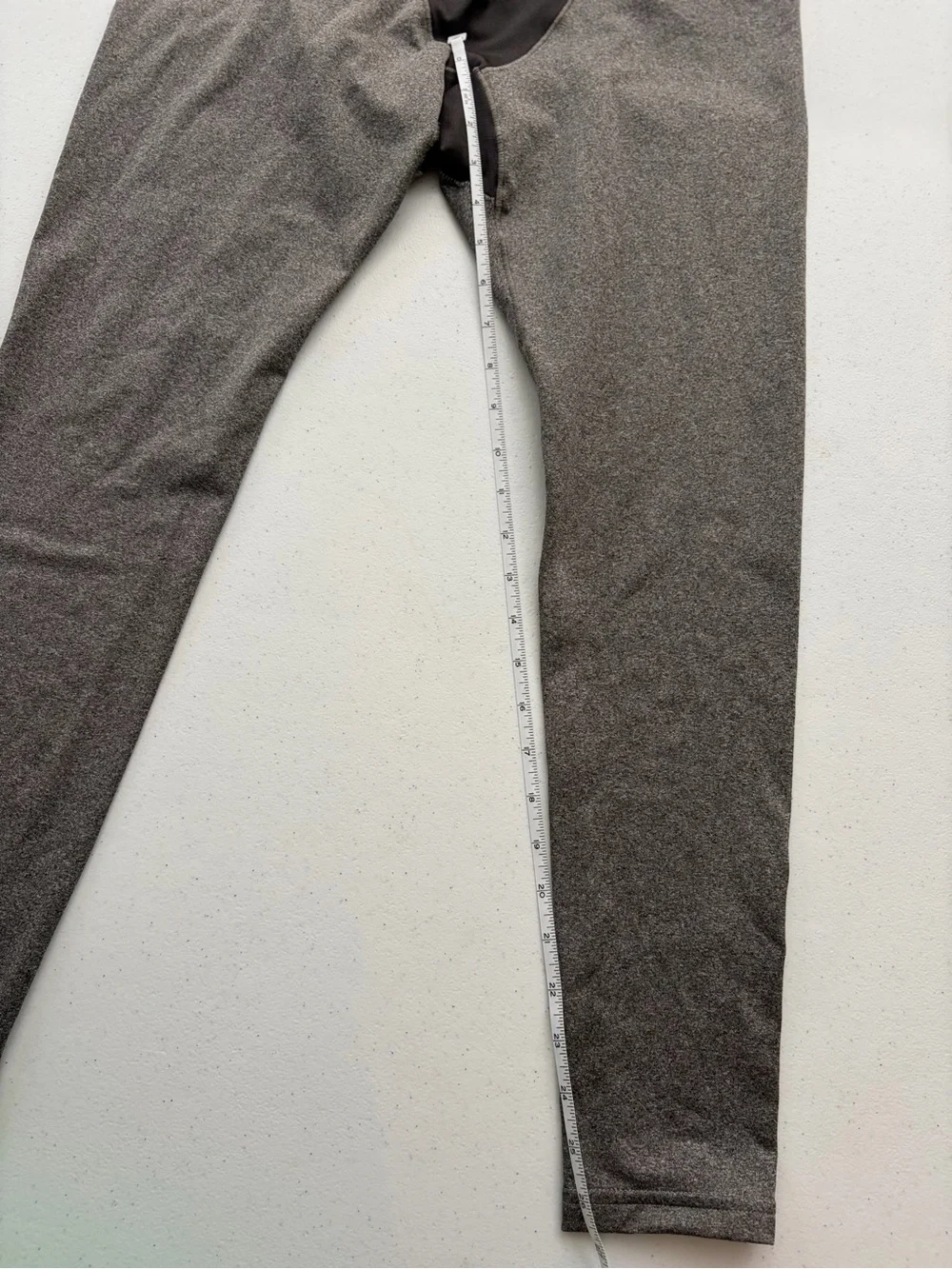 Under Armour Men's Compression Leggings in Heather Gray with Black Logo